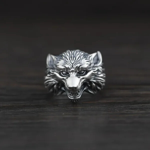 Wolf Head Ring