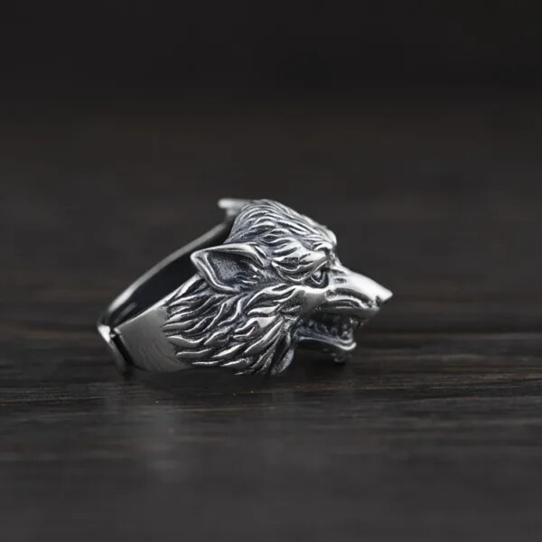 Wolf Head Ring