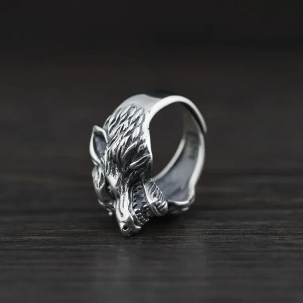 Wolf Head Ring