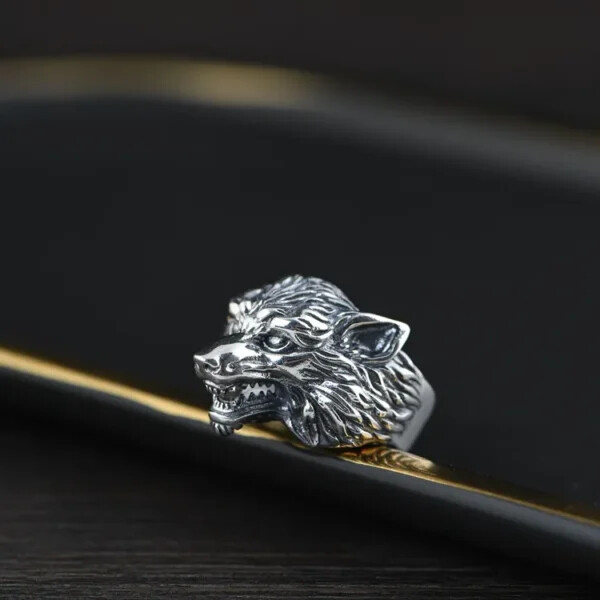 Wolf Head Ring