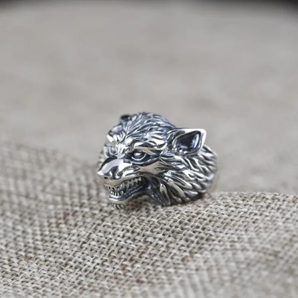 Wolf Head Ring