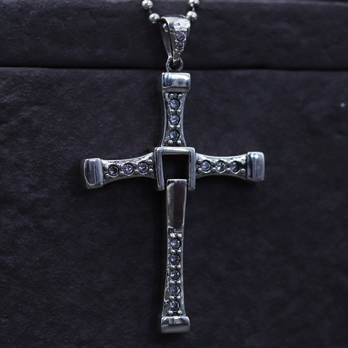 Long Chain New Fast and Furious Seven Dom | Cross pendant necklace men,  Mens cross necklace, Mens accessories jewelry