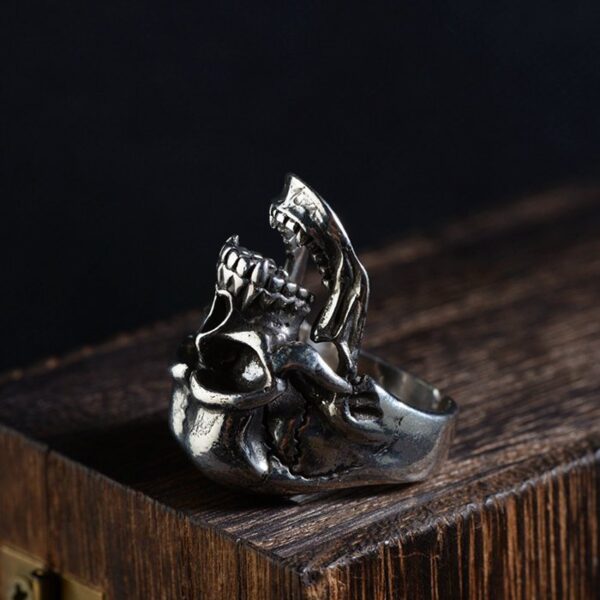 Sterling Silver Evil Skull Ring With Cracks