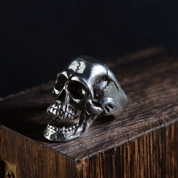 Sterling Silver Evil Skull Ring With Cracks