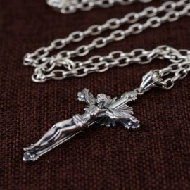 Cross & Crucifix Pendant W/ Oval Links Chain