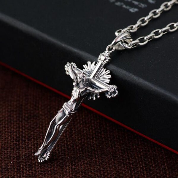 Cross & Crucifix Pendant W/ Oval Links Chain