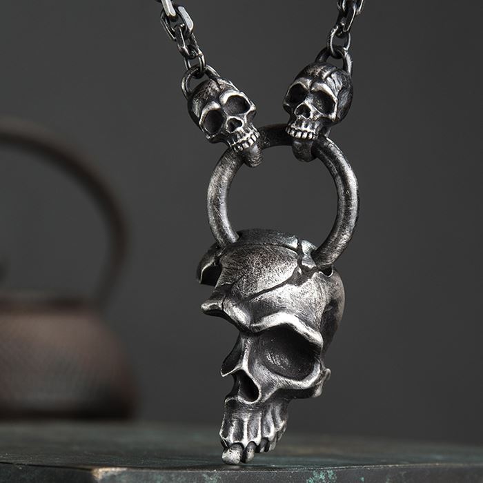 Heavy Gothic Half Skull With 2 Skulls & Oval Chain Links Necklace VVV