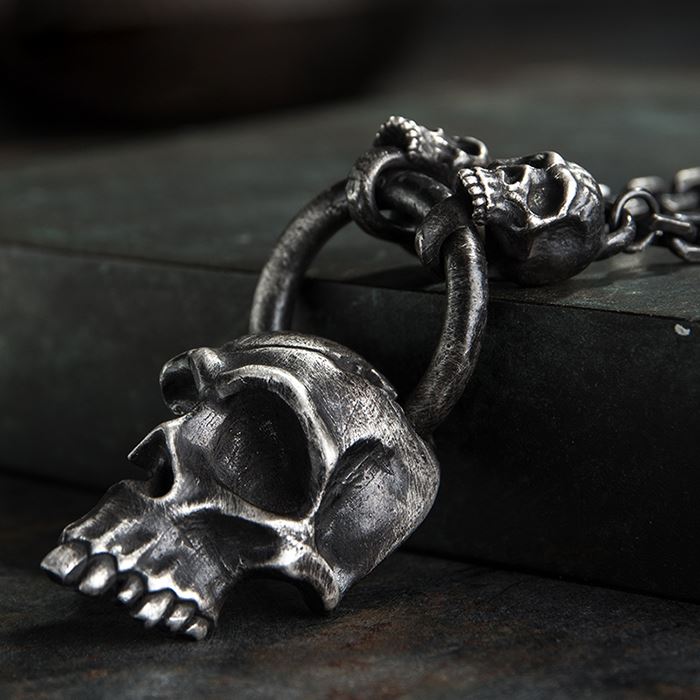 Heavy Gothic Half Skull With 2 Skulls & Oval Chain Links Necklace VVV