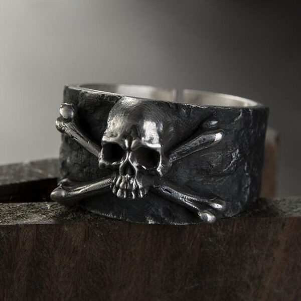 Gothic Skull And Crossbones Ring