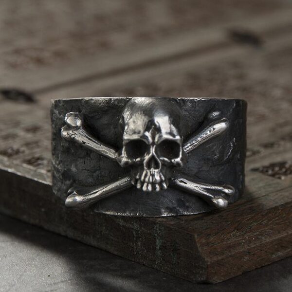 Gothic Skull And Crossbones Ring