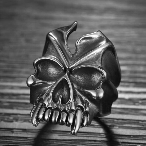 Silver Gothic Skull Ring