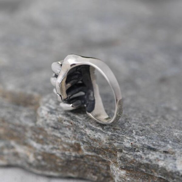 Skull Fist Hand Ring