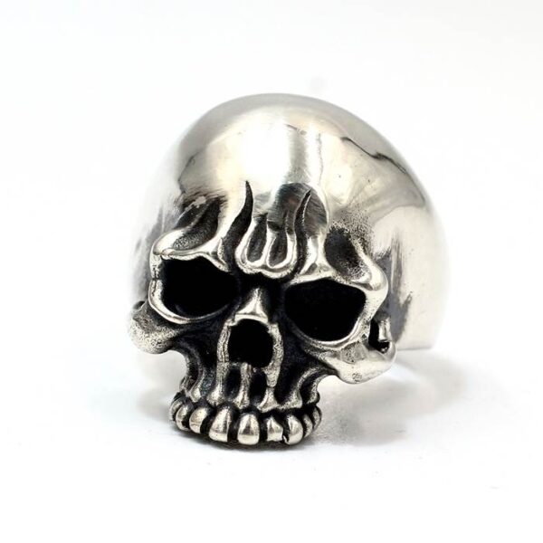 Angry Flames Skull Ring