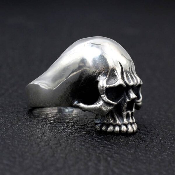 Angry Flames Skull Ring