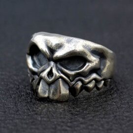 Buck Teeth Skull Ring