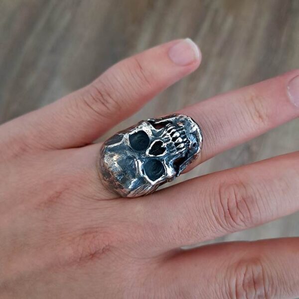 silver skull ring