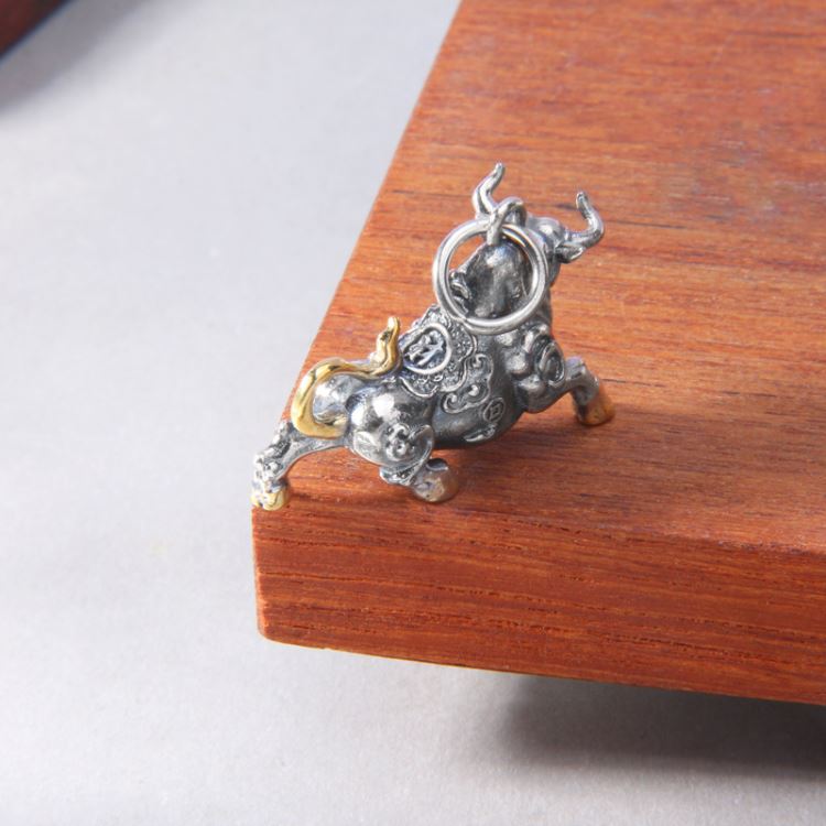 Silver Buffalo Charm Necklace – American Bison Pendant, 18" Cable Chain