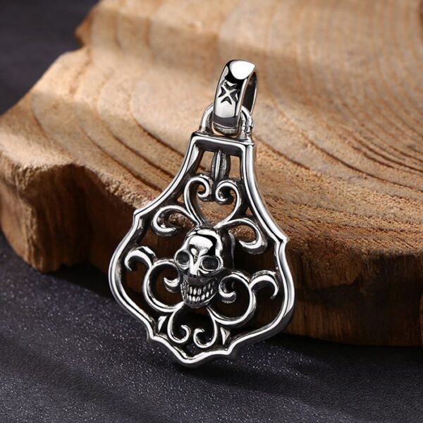 Skull Vine Pendant