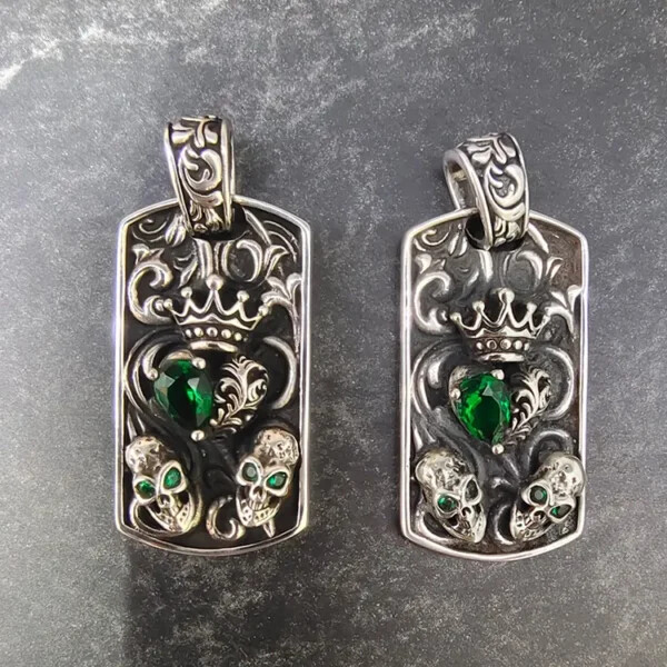 Skull Crown Vine Pendant